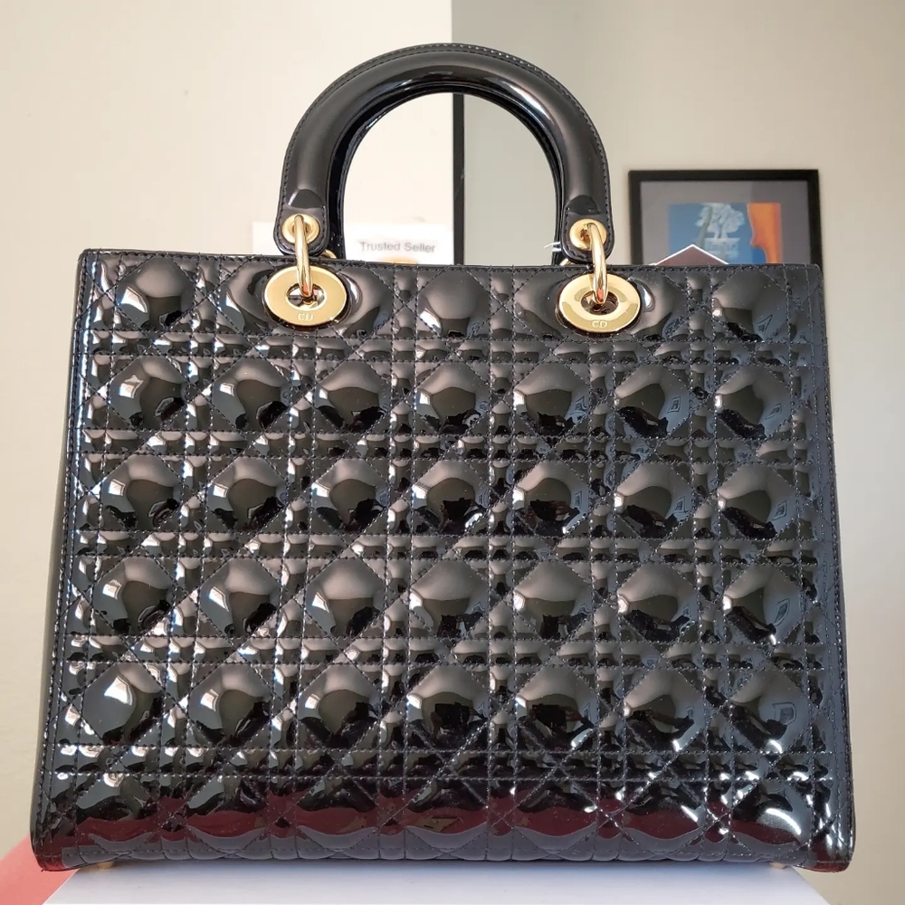 Lady Dior black patent gold hardware large bag - Picture 12 of 12